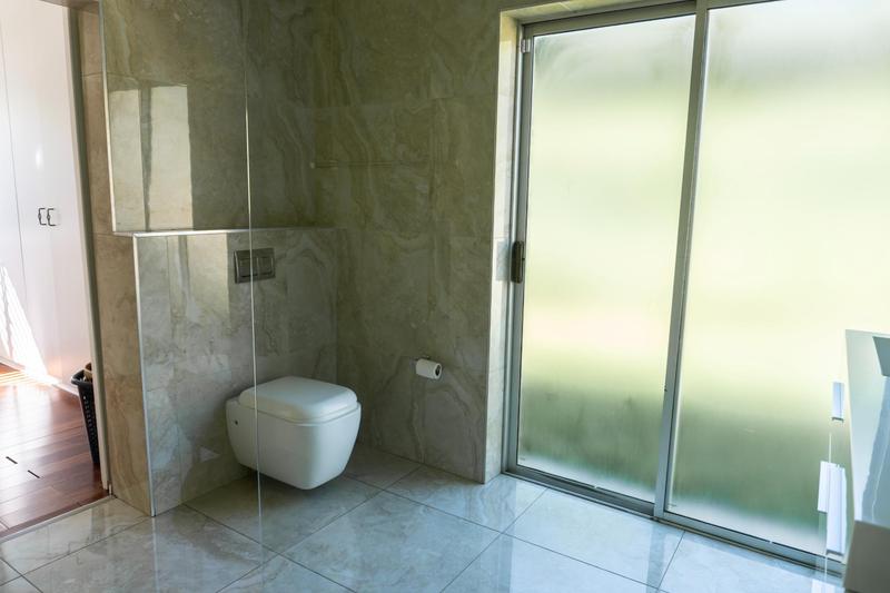 6 Bedroom Property for Sale in Plattekloof Western Cape